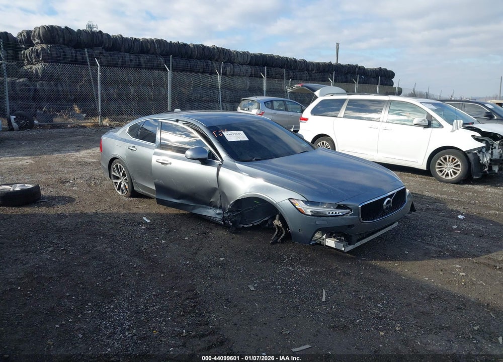 2018 VOLVO S90 T6 MOMENTUM VIN: LVY992MK4JP038160