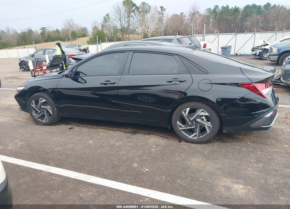 2025 HYUNDAI ELANTRA SEL SPORT VIN: KMHLM4DG2SU078464