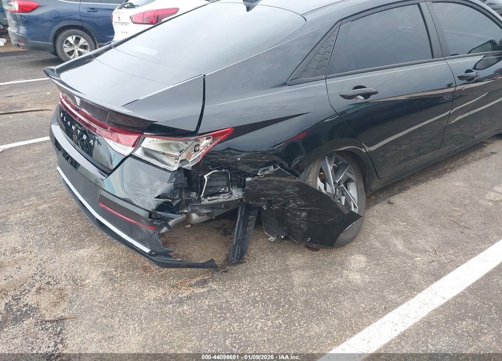 2025 HYUNDAI ELANTRA SEL SPORT VIN: KMHLM4DG2SU078464