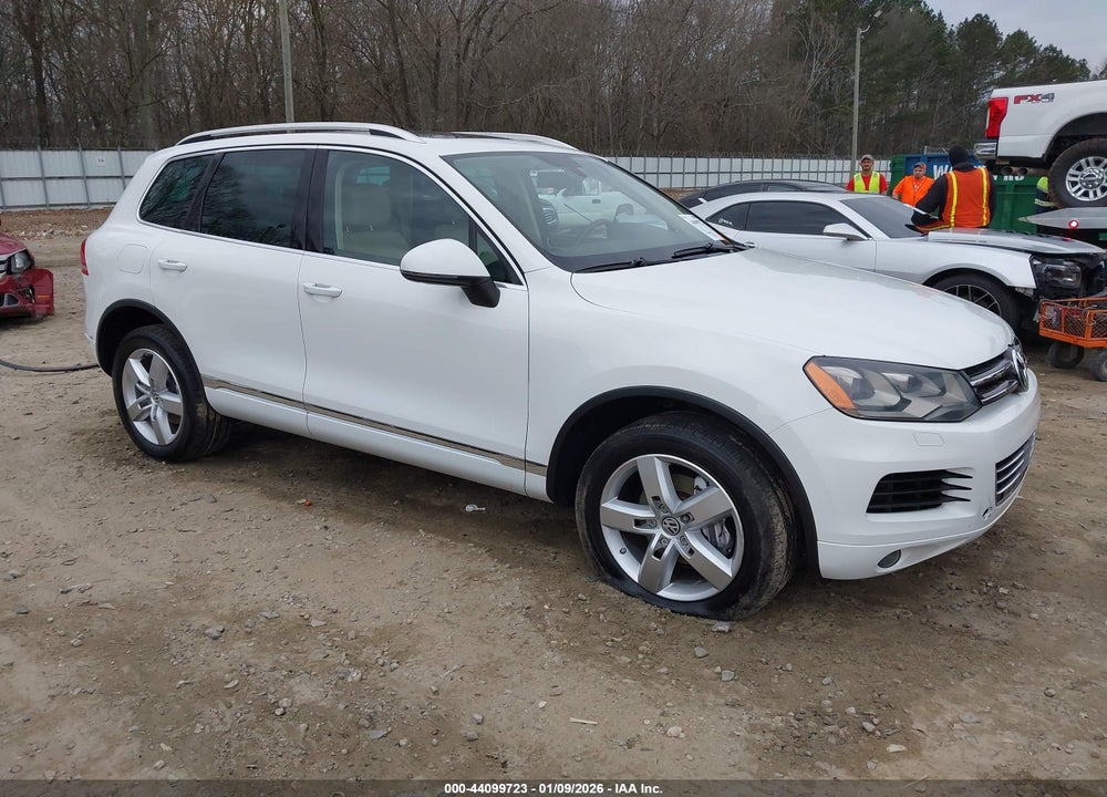 2014 VOLKSWAGEN TOUAREG TDI LUX VIN: WVGEP9BP0ED009194