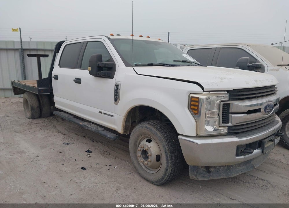 2018 FORD F-350 CHASSIS XLT VIN: 1FD8W3HT6JEB37641