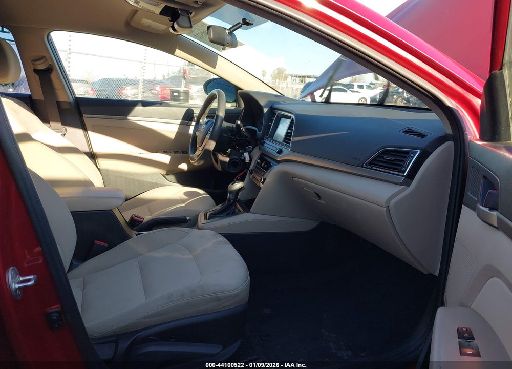 2018 HYUNDAI ELANTRA SEL VIN: 5NPD84LF7JH242225