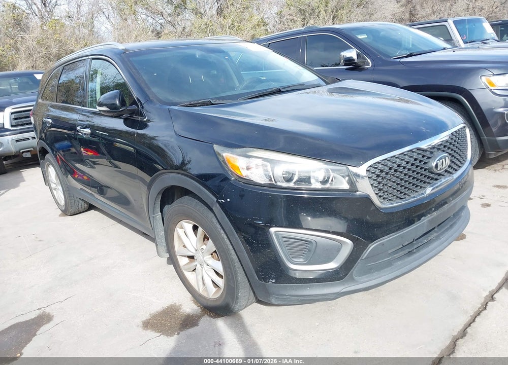 2016 KIA SORENTO 3.3L LX VIN: 5XYPG4A55GG037884