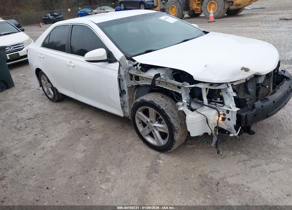 2014 TOYOTA CAMRY SE VIN: 4T1BF1FK6EU463892