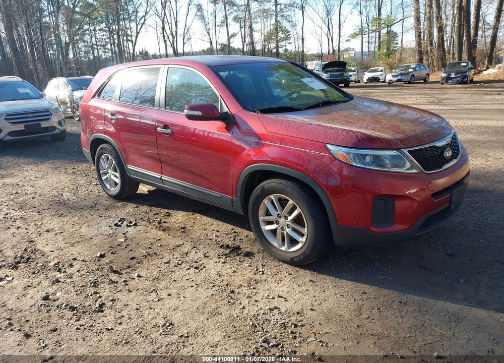2014 KIA SORENTO LX VIN: 5XYKT3A67EG528110