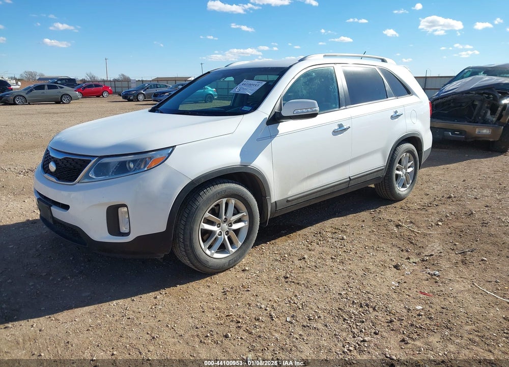 2014 KIA SORENTO LX VIN: 5XYKT3A67EG469544