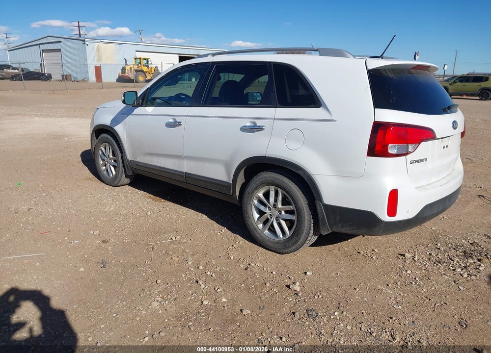 2014 KIA SORENTO LX VIN: 5XYKT3A67EG469544