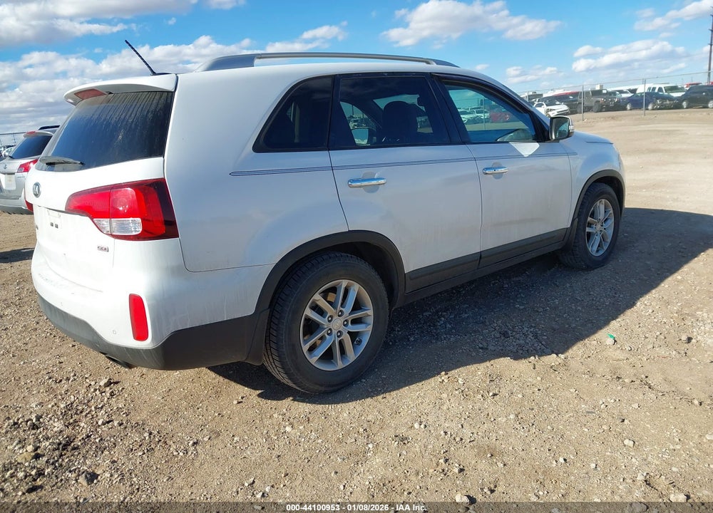 2014 KIA SORENTO LX VIN: 5XYKT3A67EG469544