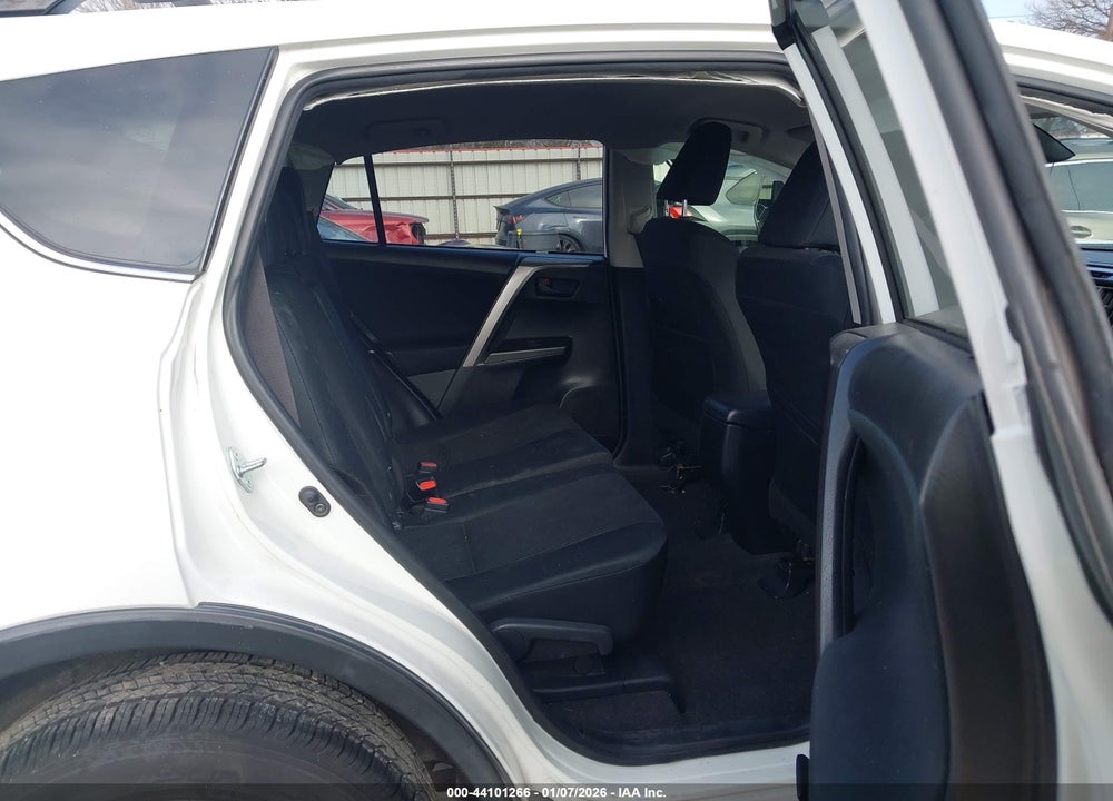 2017 TOYOTA RAV4 LE VIN: JTMZFREV4HJ132084