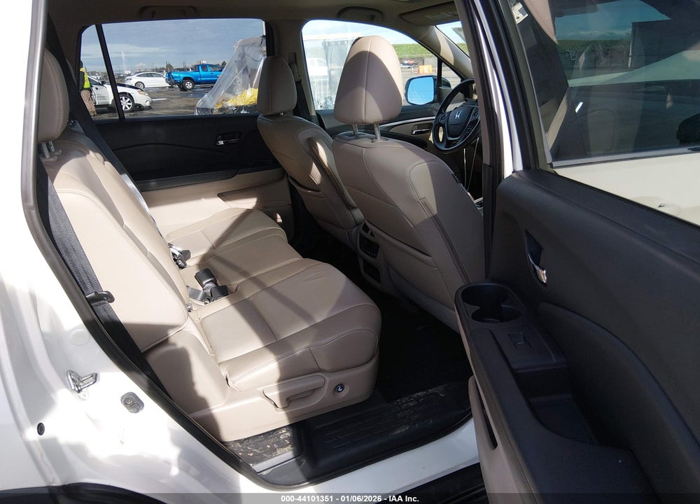2016 HONDA PILOT EX-L VIN: 5FNYF6H75GB030449