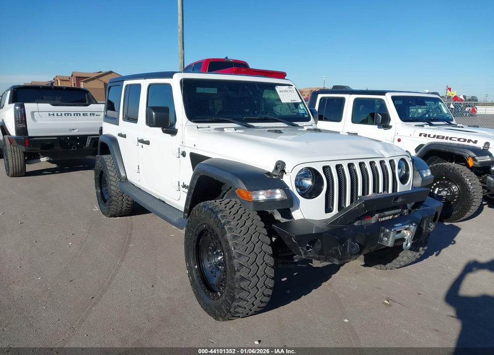 2020 JEEP WRANGLER UNLIMITED SAHARA VIN: 1C4HJXEG3LW200693
