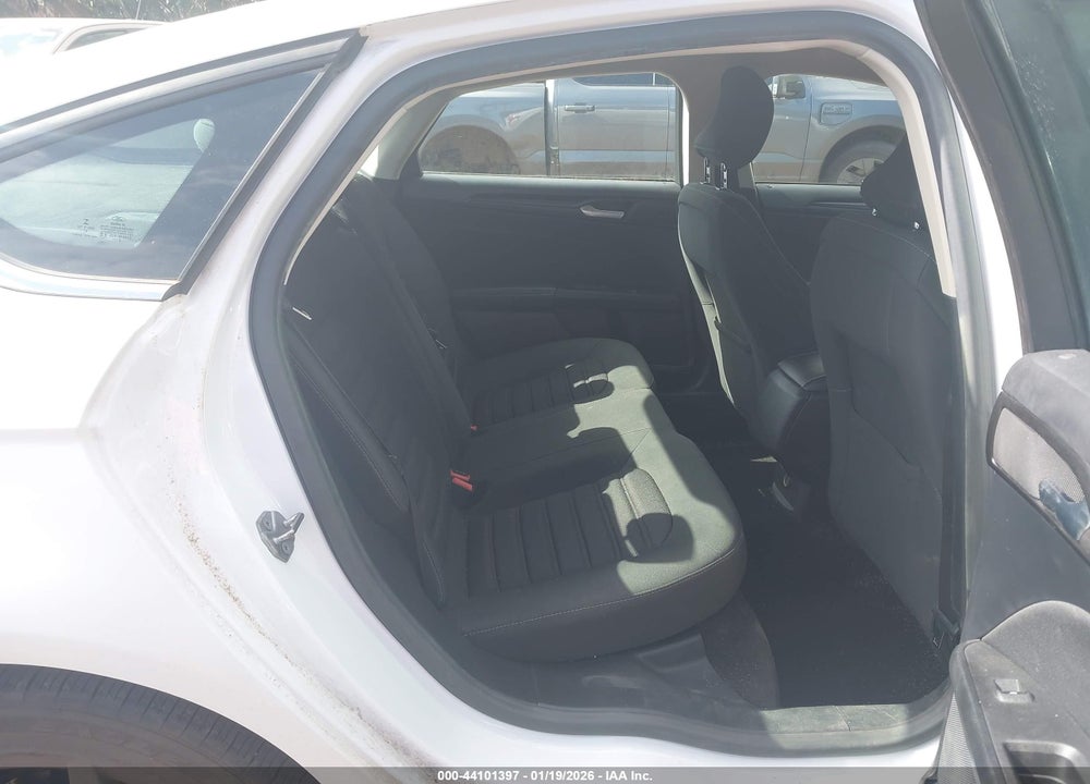 2018 FORD FUSION S VIN: 3FA6P0G7XJR241368