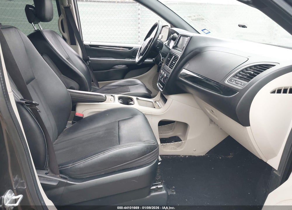 2019 DODGE GRAND CARAVAN SXT VIN: 2C4RDGCG6KR752646