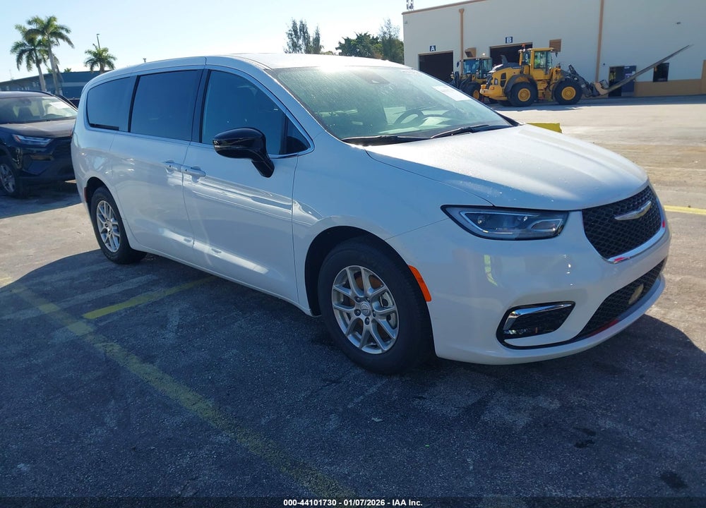 2026 CHRYSLER PACIFICA SELECT VIN: 2C4RC1BG2TR155268