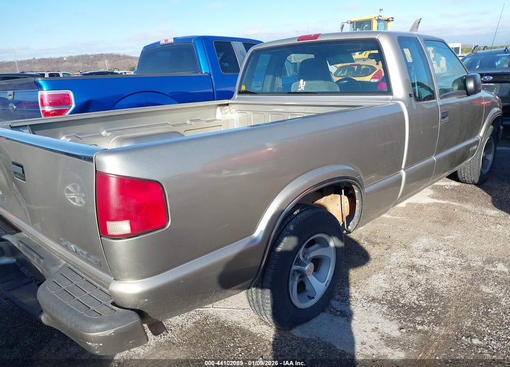 2000 CHEVROLET S-10 LS VIN: 1GCCS19W1YK115050
