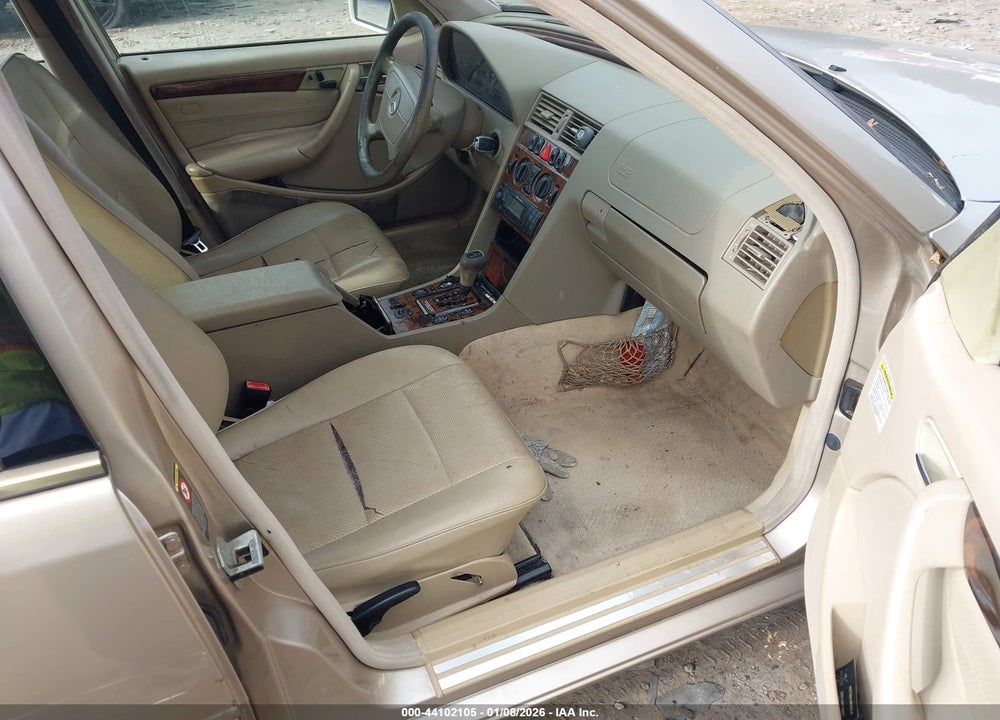 2000 MERCEDES-BENZ C 230 KOMPRESSOR VIN: WDBHA24G4YA808553