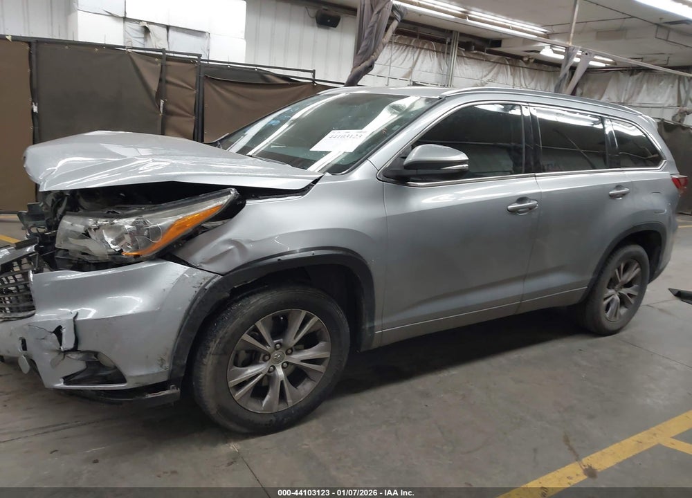 2015 TOYOTA HIGHLANDER XLE V6 VIN: 5TDKKRFH1FS119055