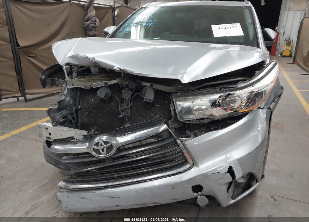 2015 TOYOTA HIGHLANDER XLE V6 VIN: 5TDKKRFH1FS119055