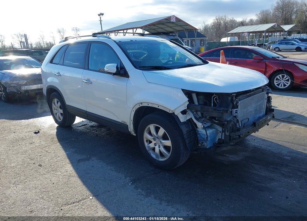 2011 KIA SORENTO LX VIN: 5XYKTCA13BG153879