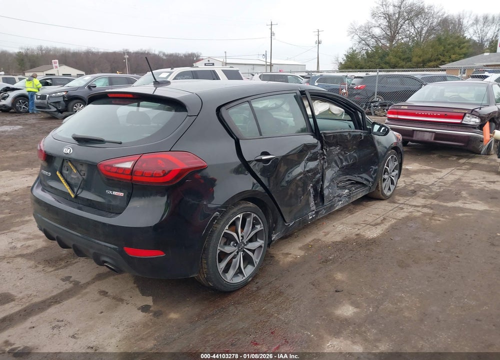 2017 KIA FORTE SX VIN: 3KPFN5A35HE140601