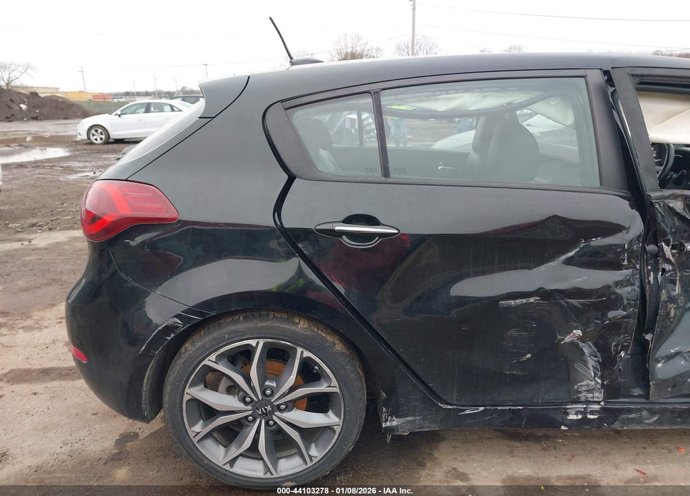 2017 KIA FORTE SX VIN: 3KPFN5A35HE140601