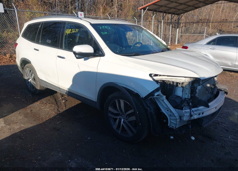 2017 HONDA PILOT TOURING VIN: 5FNYF6H9XHB010989
