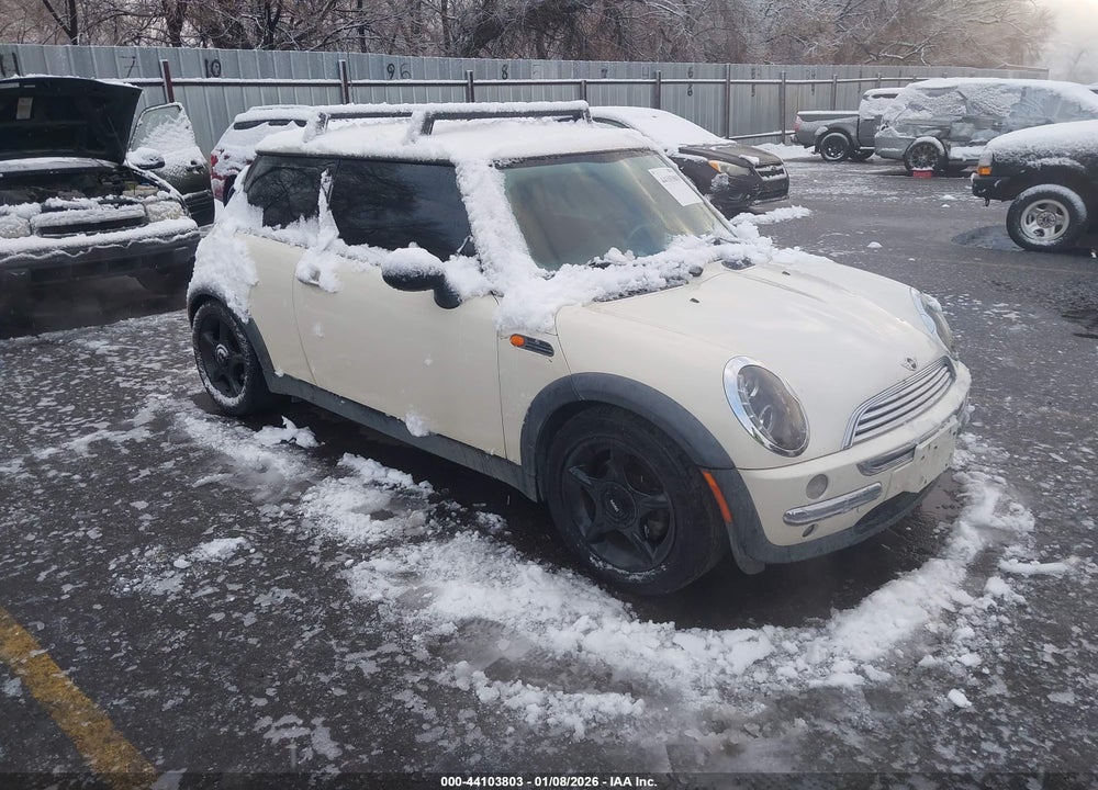 2003 MINI COOPER VIN: WMWRC33493TE13679