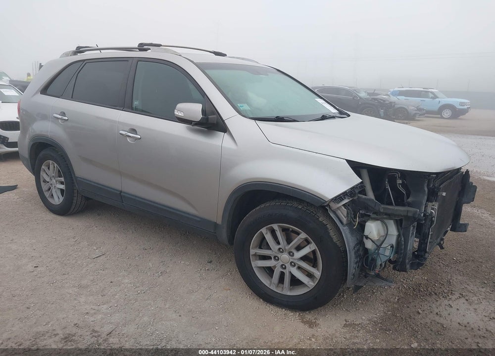 2014 KIA SORENTO LX VIN: 5XYKT3A67EG455708
