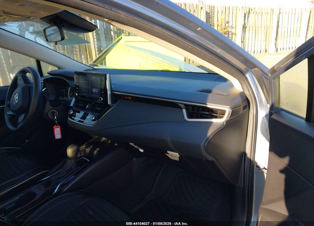 2021 TOYOTA COROLLA LE VIN: JTDEPMAE9MJ154077