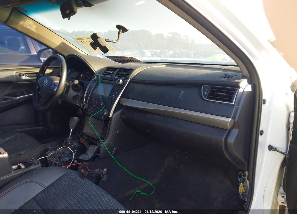 2015 TOYOTA CAMRY SE VIN: 4T1BF1FK1FU971690