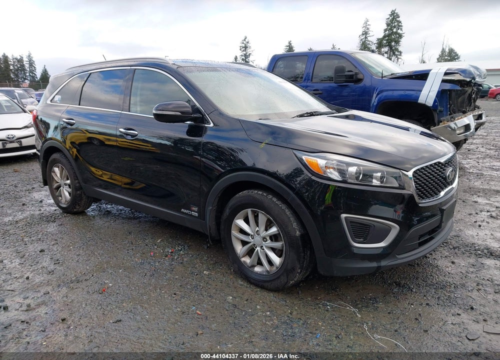 2018 KIA SORENTO 3.3L LX VIN: 5XYPGDA57JG421821