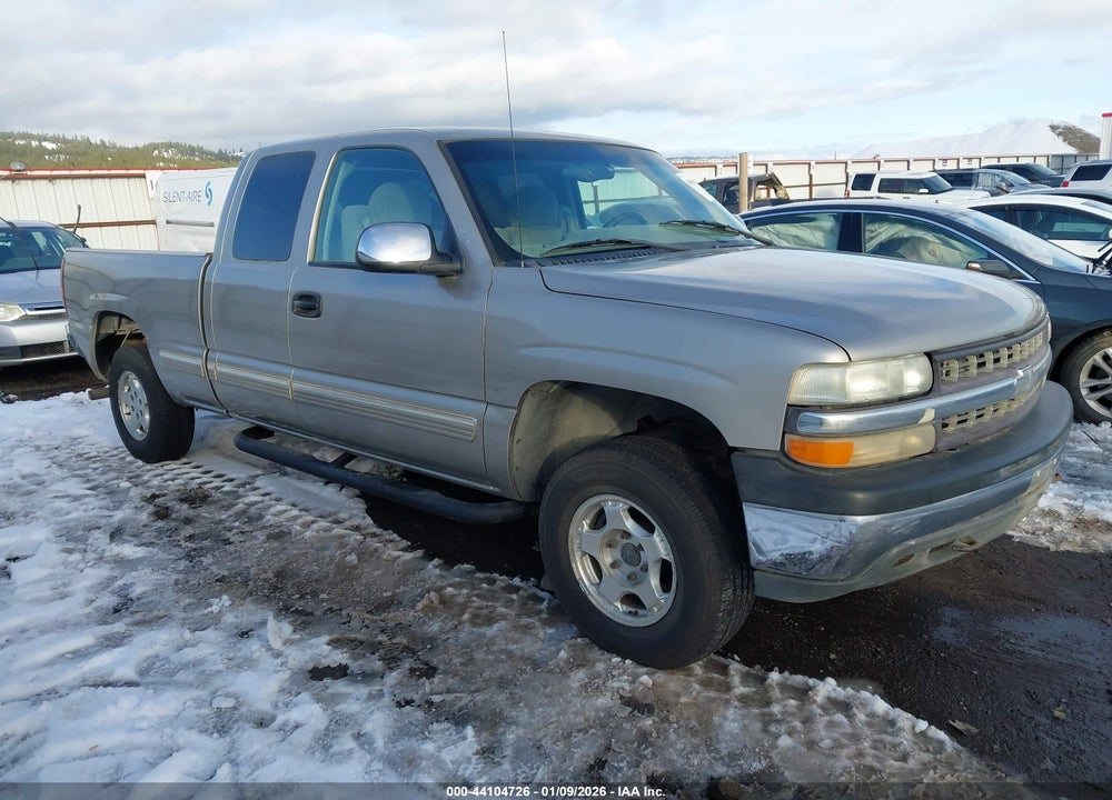 2000 CHEVROLET SILVERADO 1500 LS VIN: 2GCEK19T0Y1102529