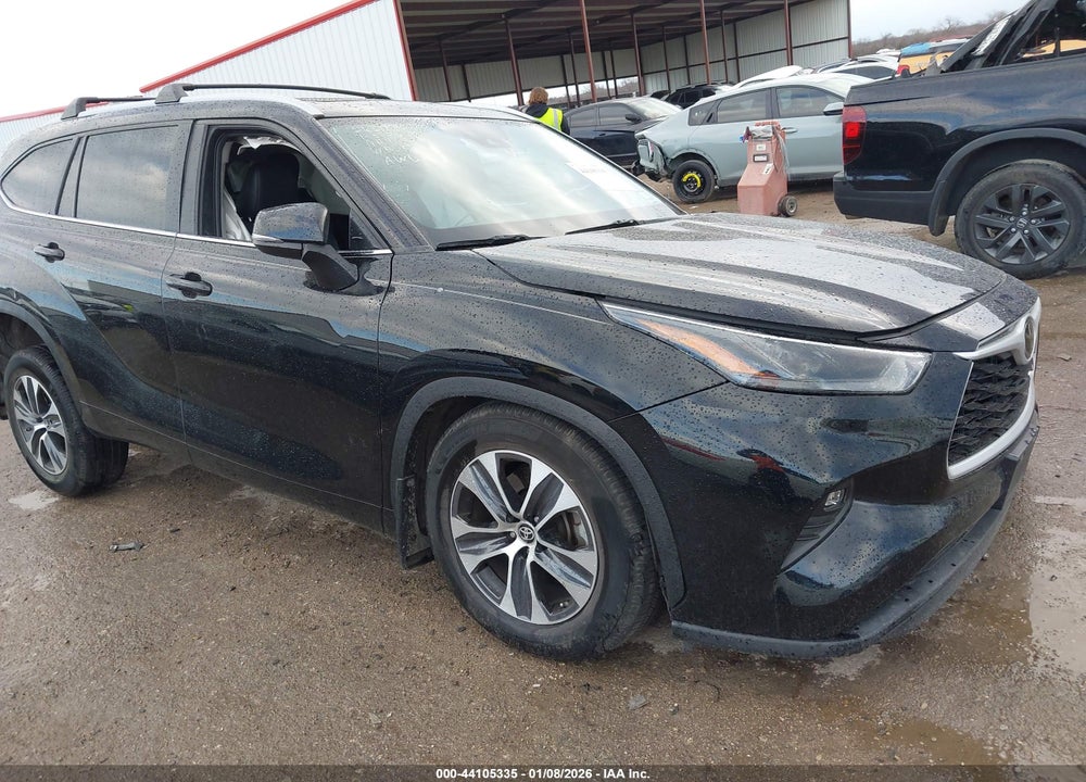 2024 TOYOTA HIGHLANDER XLE VIN: 5TDKDRBH4RS529675