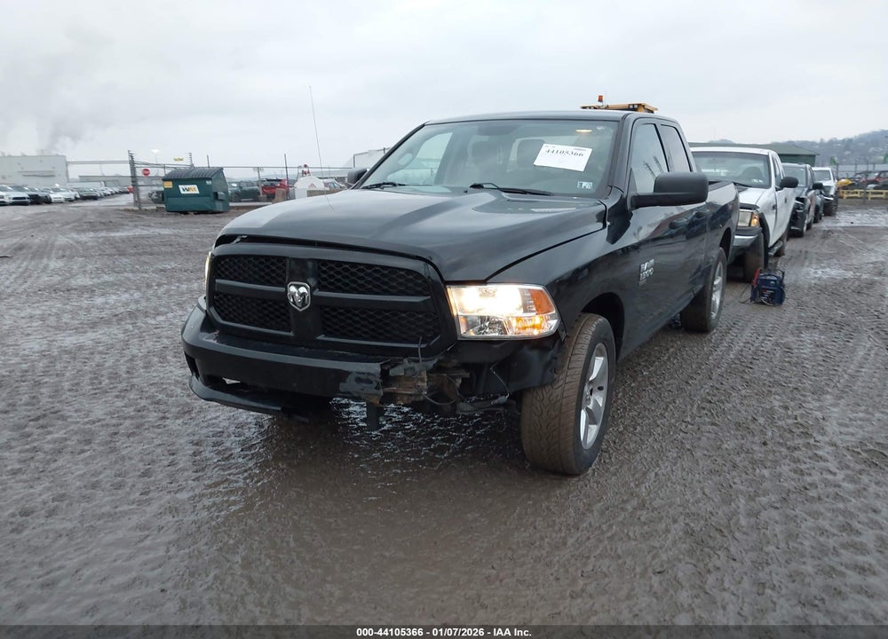 2019 RAM 1500 CLASSIC EXPRESS  4X4 6'4 BOX VIN: 1C6RR7FG6KS670256