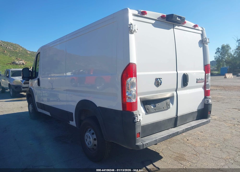 2018 RAM PROMASTER 1500 LOW ROOF 136 WB VIN: 3C6TRVAG4JE120945