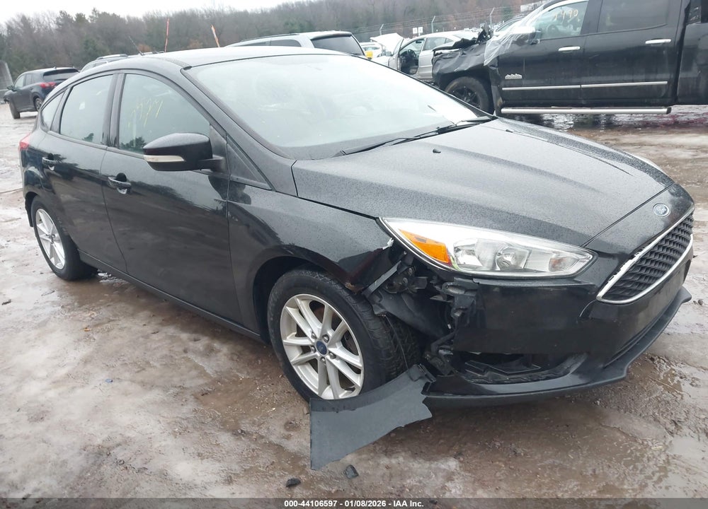 2015 FORD FOCUS SE VIN: 1FADP3K20FL319621