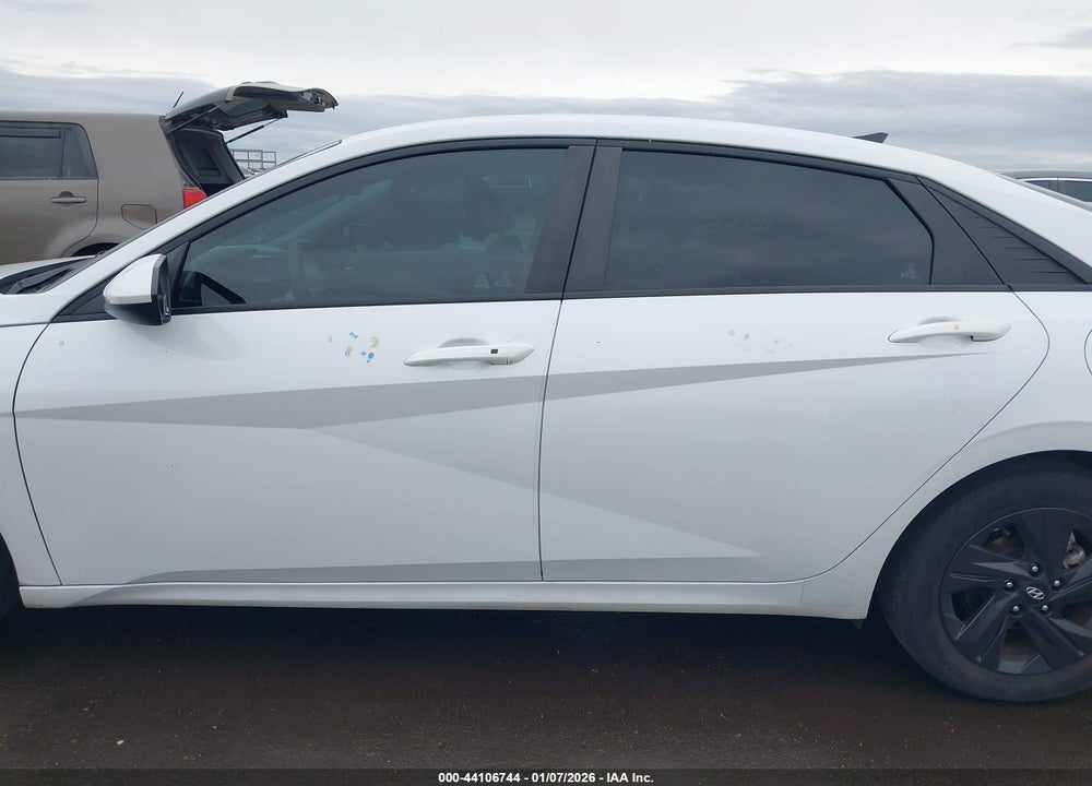 2021 HYUNDAI ELANTRA SEL VIN: 5NPLM4AG4MH001004