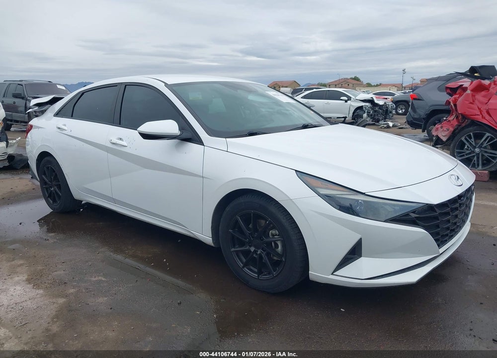 2021 HYUNDAI ELANTRA SEL VIN: 5NPLM4AG4MH001004