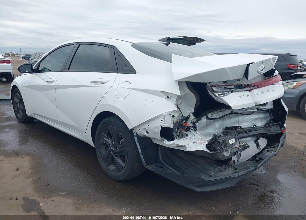 2021 HYUNDAI ELANTRA SEL VIN: 5NPLM4AG4MH001004