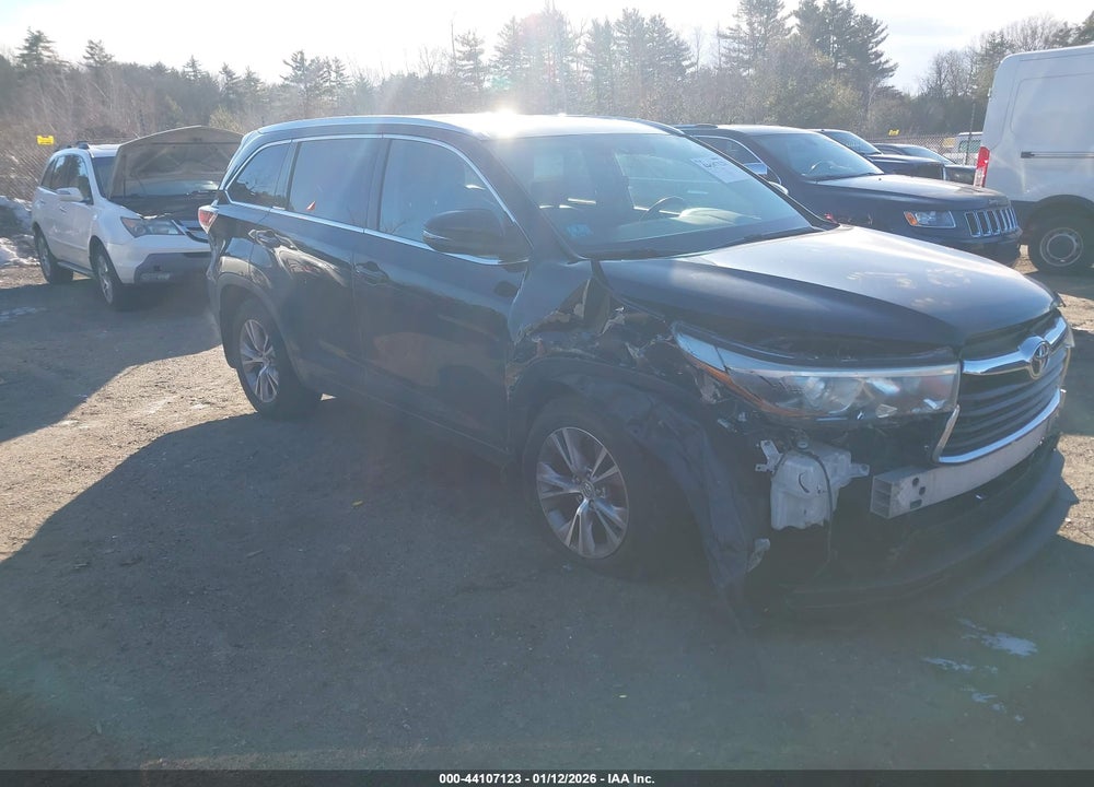 2015 TOYOTA HIGHLANDER XLE V6 VIN: 5TDJKRFH3FS165448