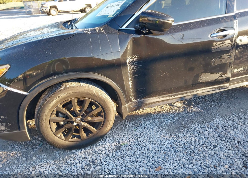 2017 NISSAN ROGUE SV VIN: 5N1AT2MT0HC830902