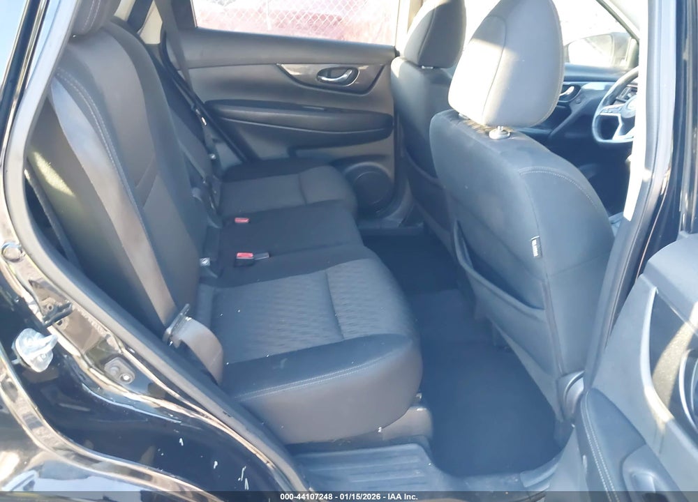 2017 NISSAN ROGUE SV VIN: 5N1AT2MT0HC830902