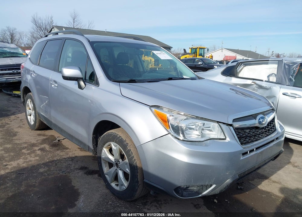 2015 SUBARU FORESTER VIN: JF2SJADC0F8827606