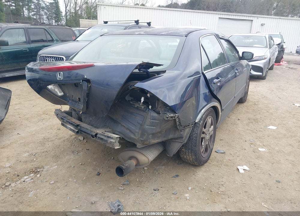 2007 HONDA ACCORD 2.4 EX VIN: JHMCM56787C003903