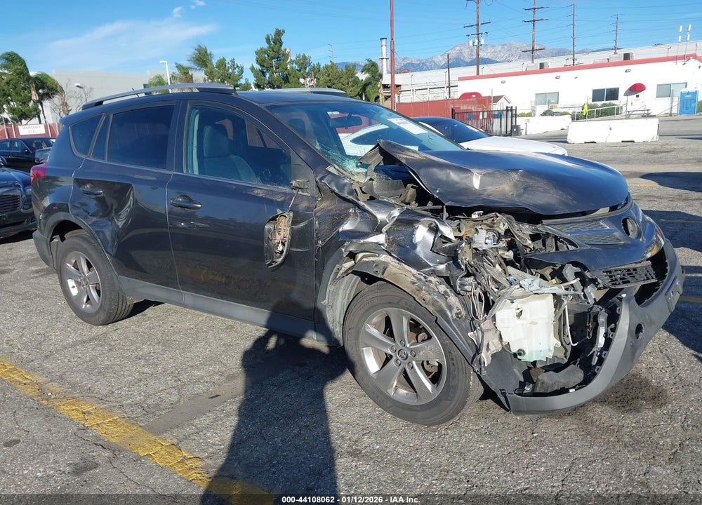 2015 TOYOTA RAV4 XLE VIN: 2T3WFREV1FW164637