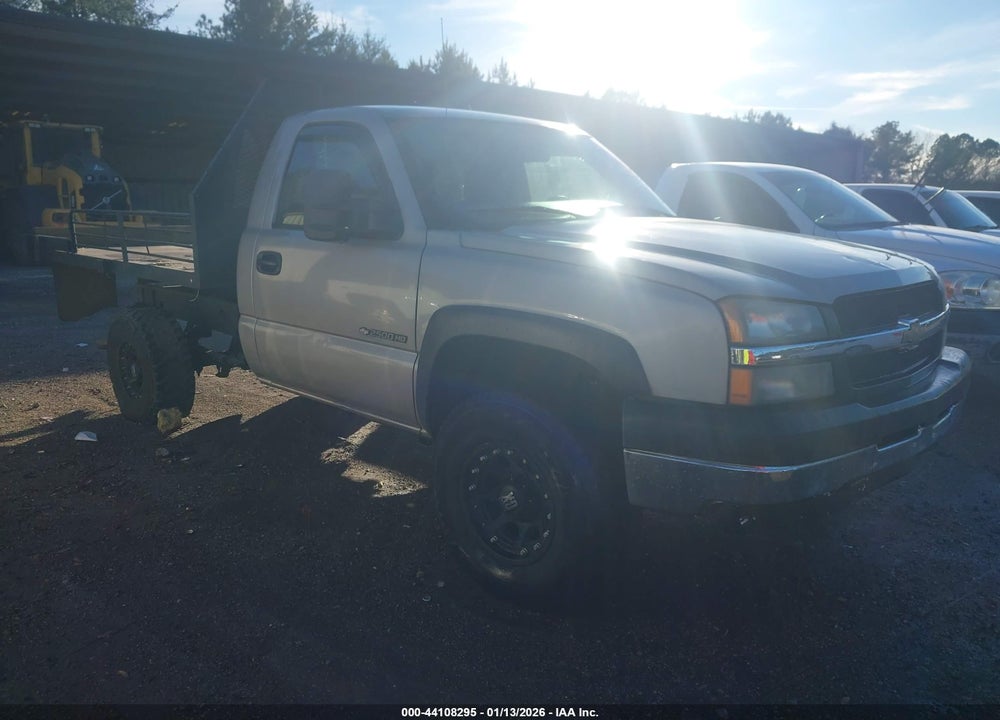 2004 CHEVROLET SILVERADO 2500HD WORK TRUCK VIN: 1GCHC24U84E261128