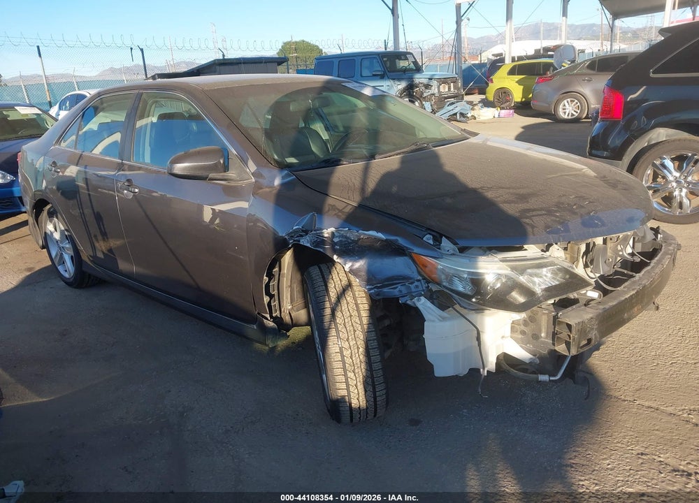2014 TOYOTA CAMRY SE VIN: 4T1BF1FK4EU359708