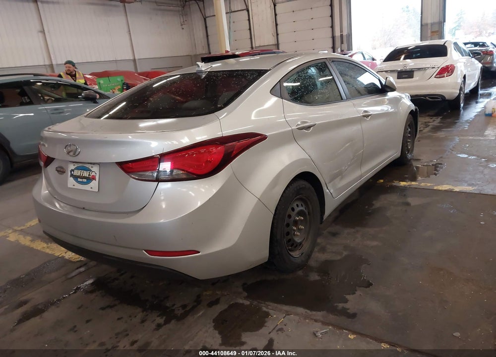 2016 HYUNDAI ELANTRA SE VIN: 5NPDH4AE4GH697522