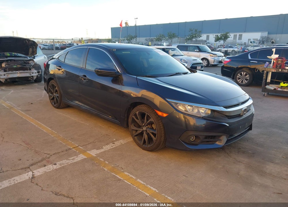 2018 HONDA CIVIC LX VIN: 2HGFC2F50JH533318