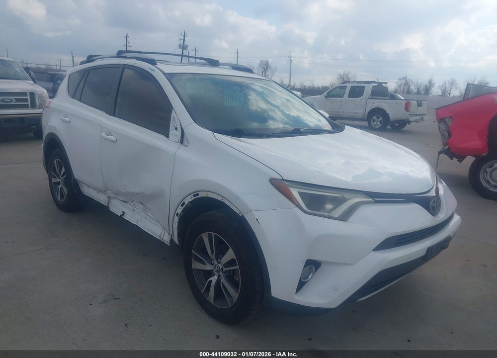 2017 TOYOTA RAV4 XLE VIN: JTMWFREV9HD104623